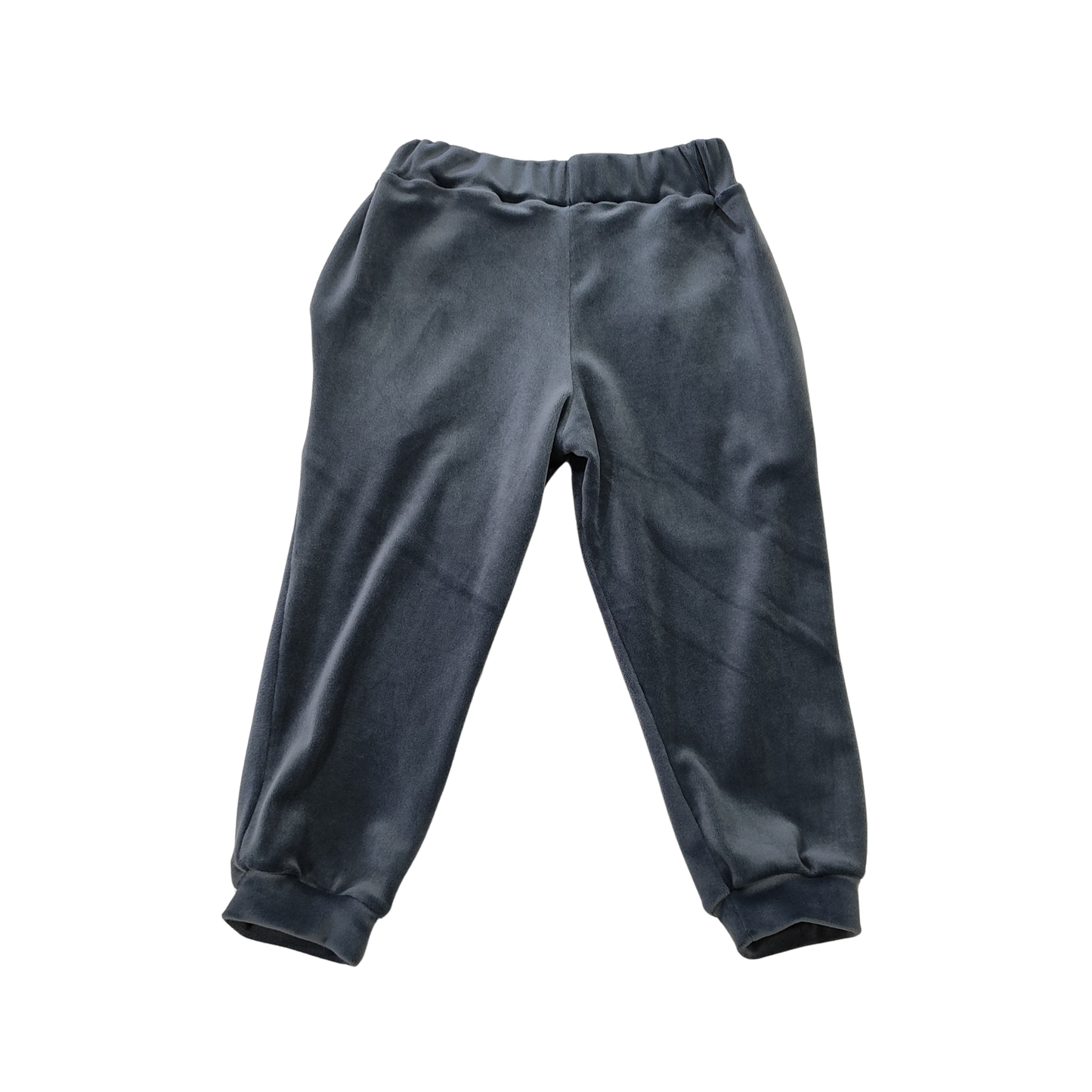 Conjunto Gris Chumbo y Blanco – Calça + Blusita con Capucha y Bordado de Pajarito