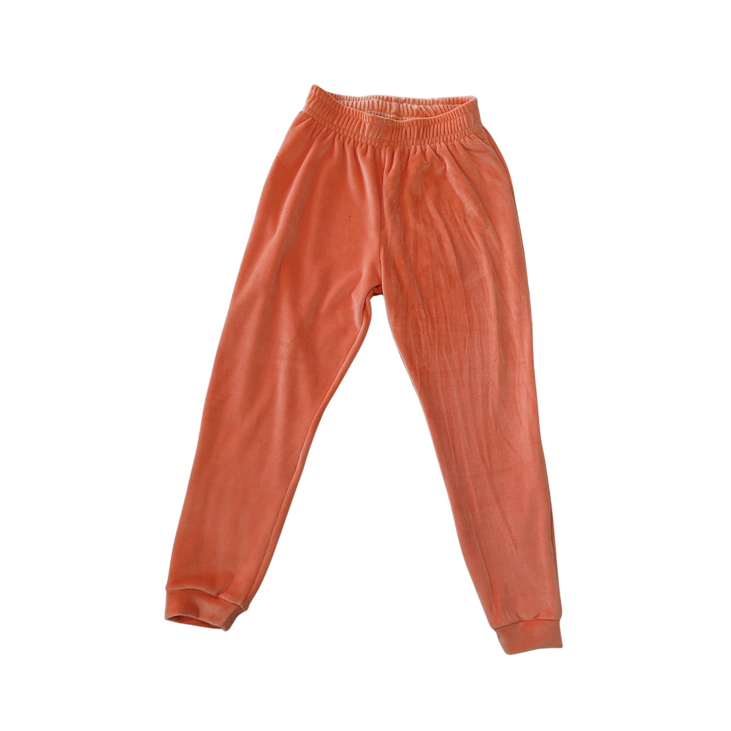 Conjunto Plush Salmón – Blusita Canguro con Bordado + Pantalón con Detalles en Velboa Soft