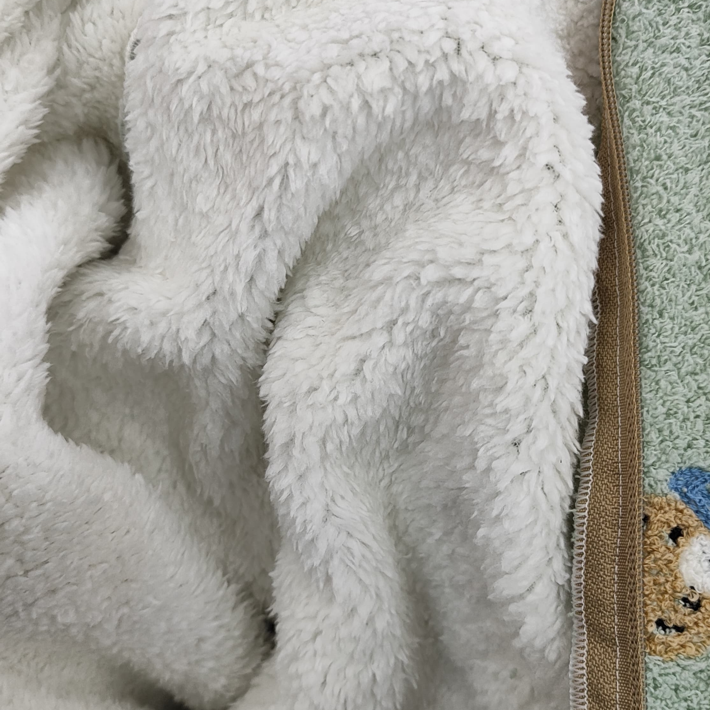Enterito Verde con Bordado de Ositos 🧸 – Forradito y con Capucha, Tejido Peluche Verboa