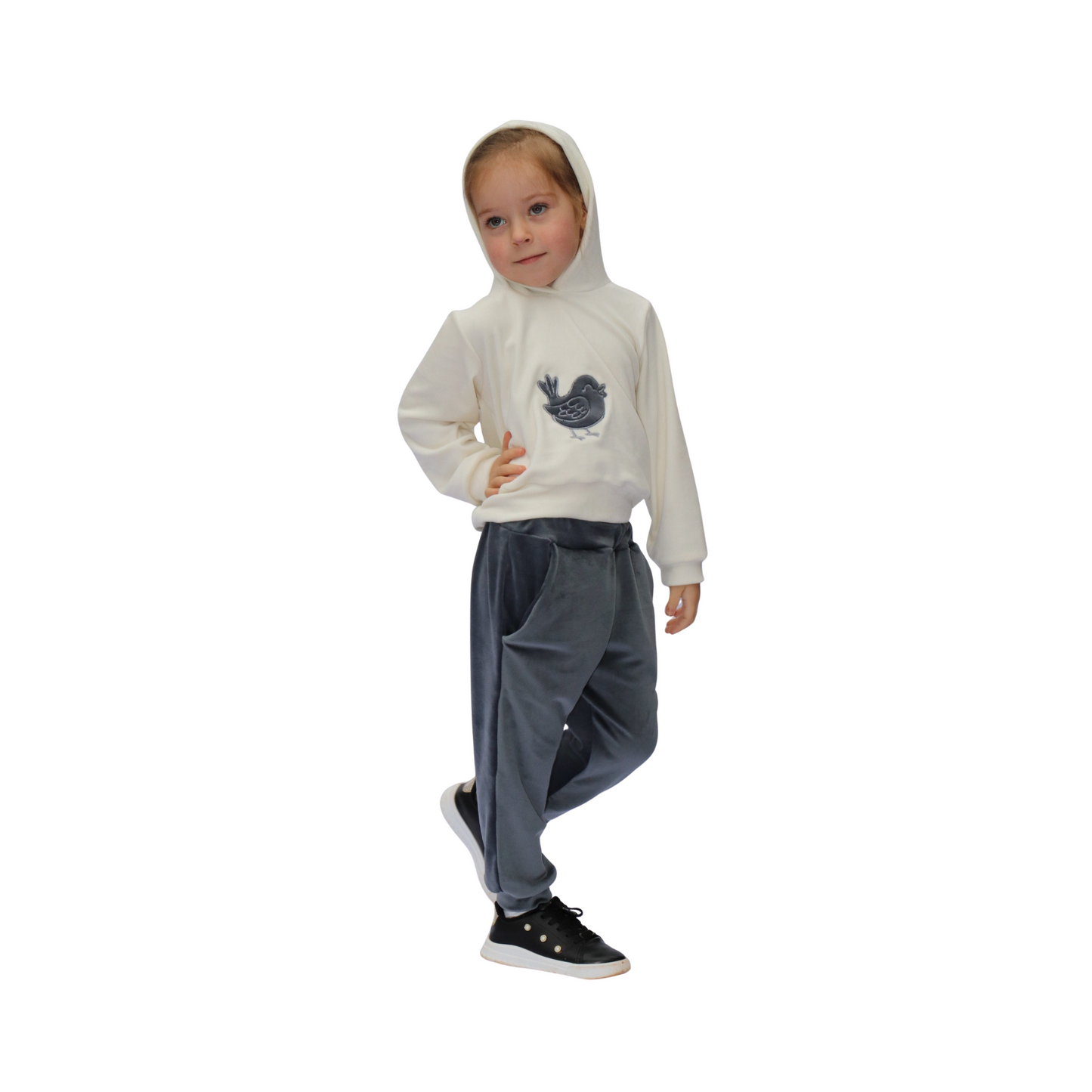 Conjunto Gris Chumbo y Blanco – Calça + Blusita con Capucha y Bordado de Pajarito