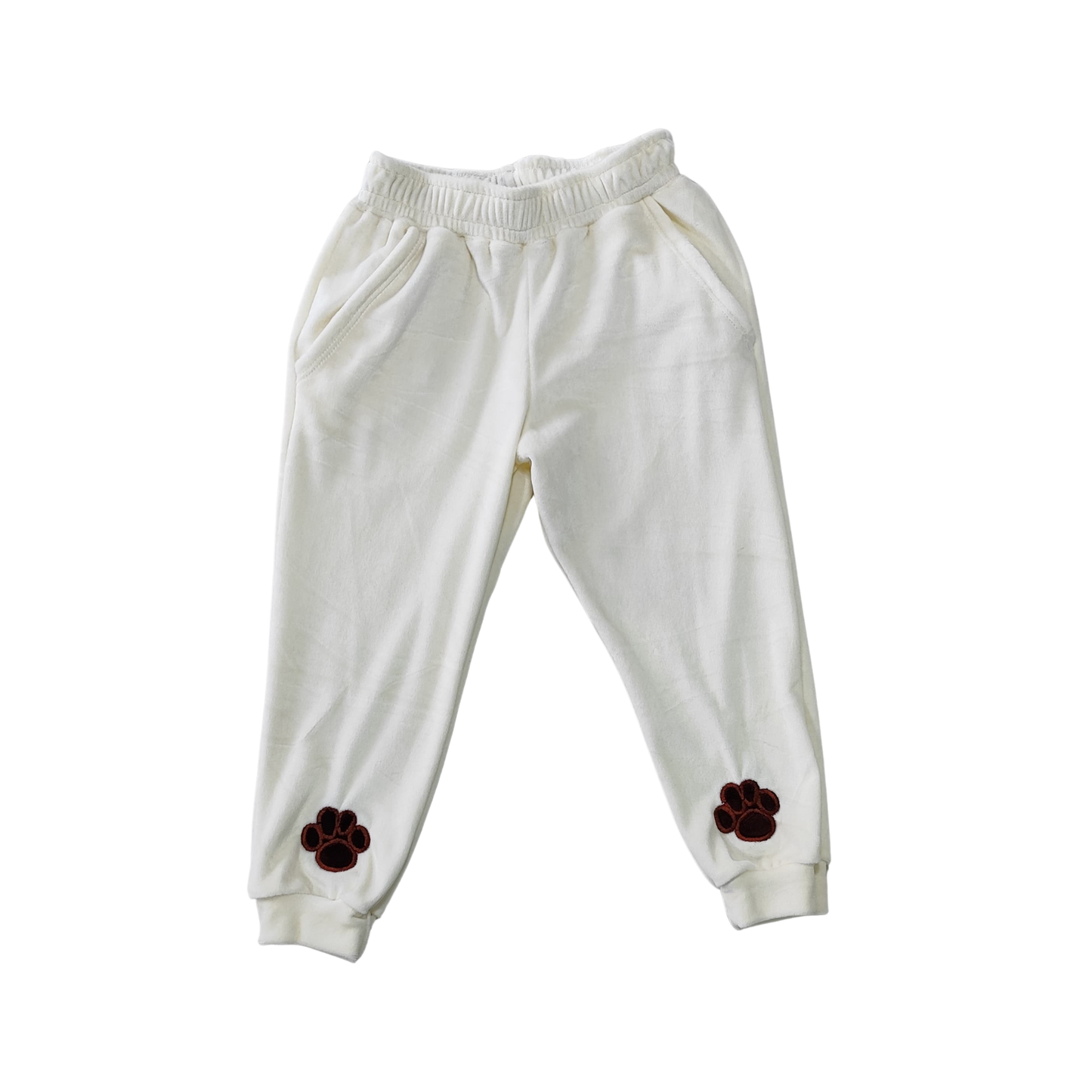 Conjunto Plush Off White con Detalles Marrones – Bordados de Osito y Patitas